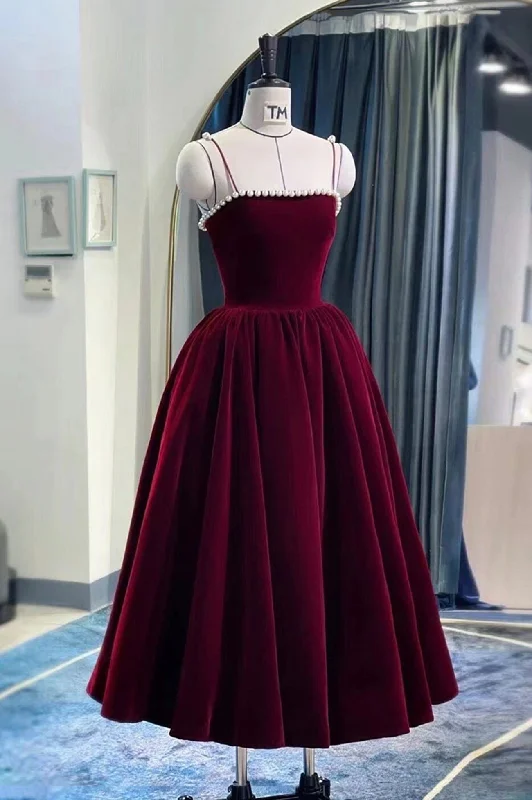 Burgundy Velvet Short Prom Dress, A-Line Party Dress with Pearls Tunics Versatile functional Burgundy Velvet Short Prom Dress, A-Line Party Dress with Pearls Tunics Versatile functional