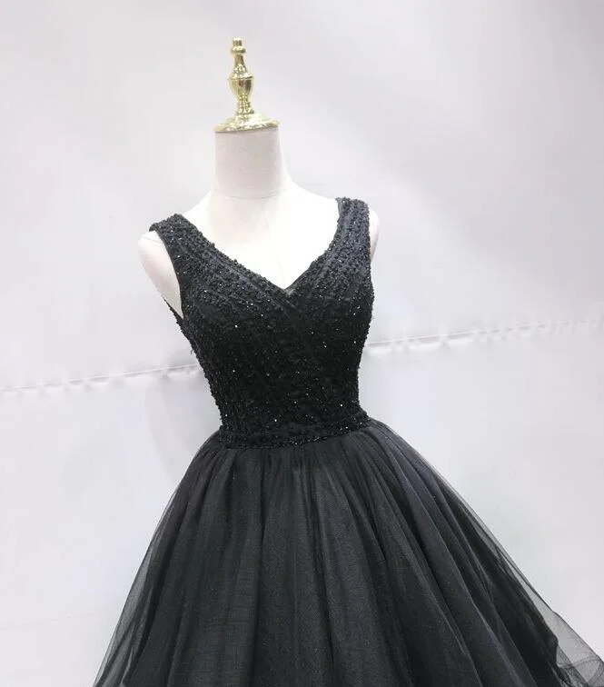 Black Tulle V Back Beaded Knee Length Homecoming Dress, Black Short Party Dress Tunics Satin smooth Black Tulle V Back Beaded Knee Length Homecoming Dress, Black Short Party Dress Tunics Satin smooth