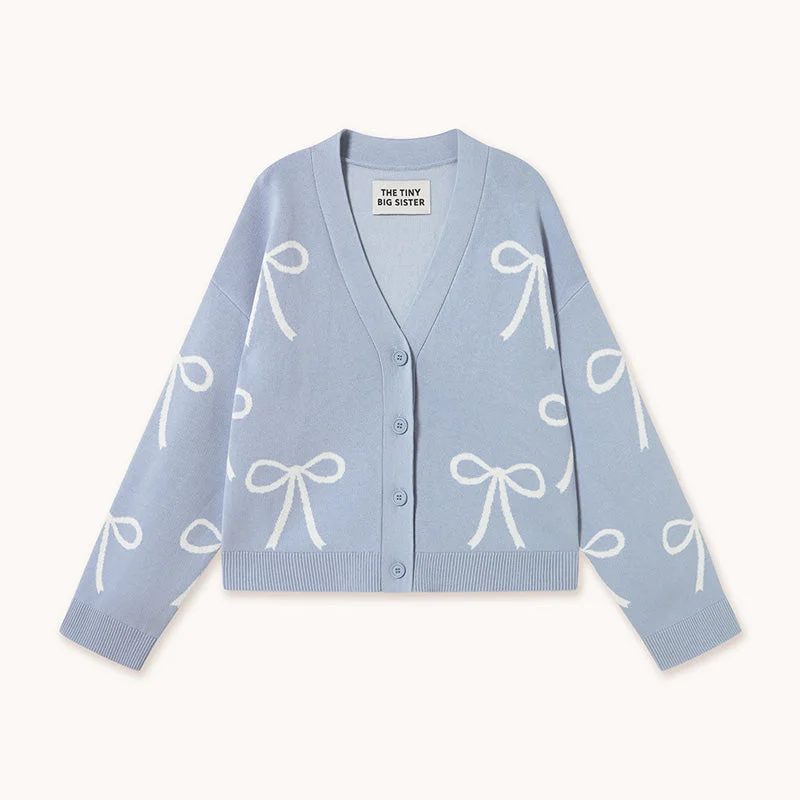 The Tiny Big Sister - Bows jacquard cardigan - pastel blue Terry Blend Velvet Blend Canvas Blend The Tiny Big Sister - Bows jacquard cardigan - pastel blue Terry Blend Velvet Blend Canvas Blend